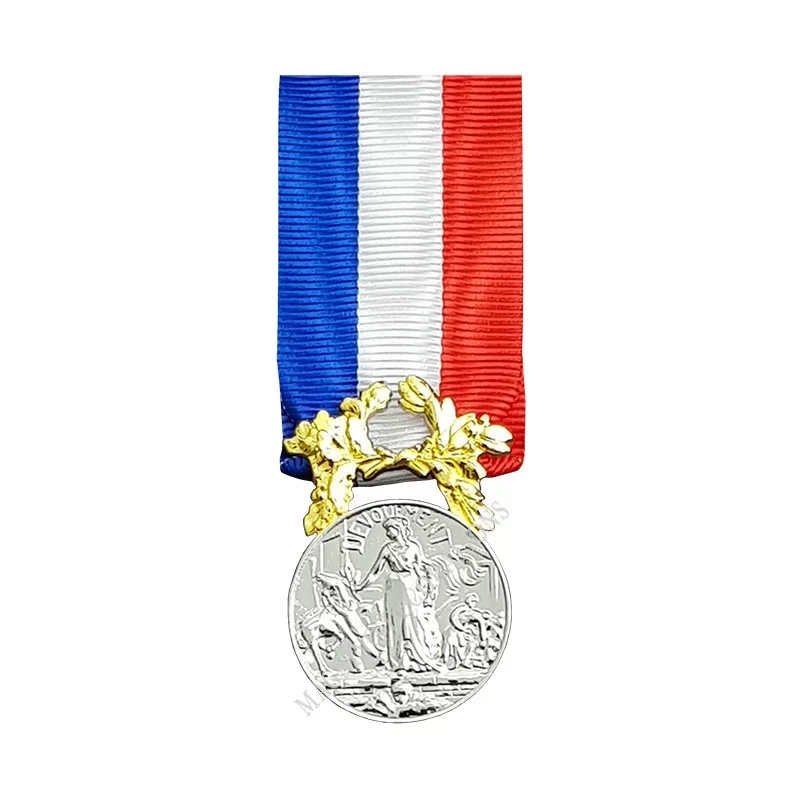 Médaille Acte de Courage et de devouement 1ère classe argent - 110181 - Achetez votre Médaille Acte de Courage et de devouement 