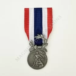 MEDAILLE D'HONNEUR DE LA POLICE NATIONALE ECHELON ARGENT ORDONNANCE AVERS