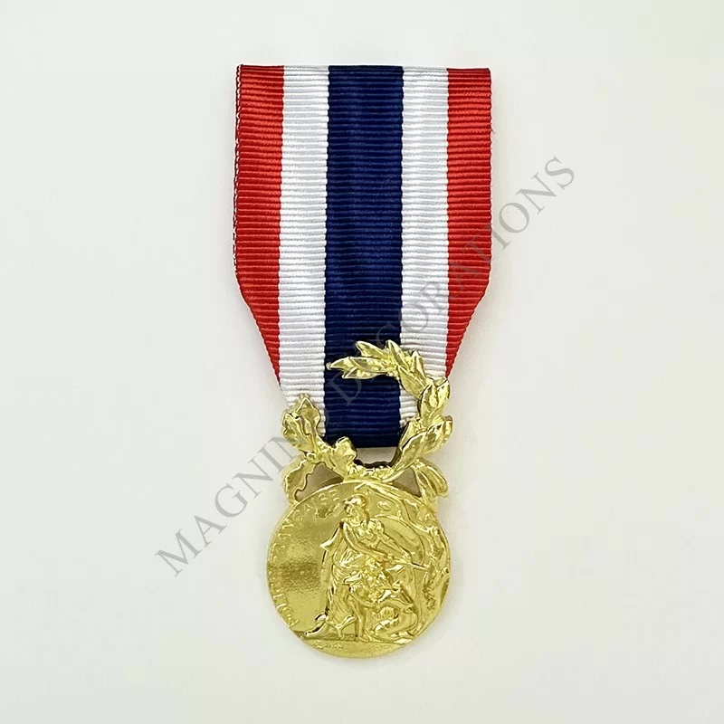 MEDAILLE D'HONNEUR DE LA POLICE NATIONALE ECHELON OR ORDONNANCE AVERS