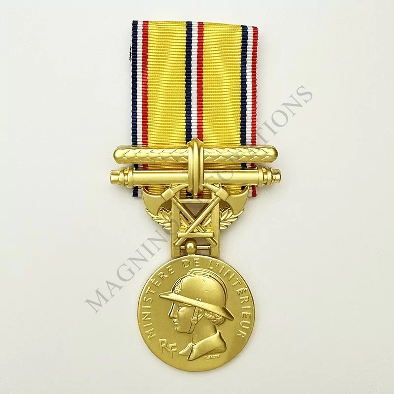 MEDAILLE D'HONNEUR DES SAPEURS POMPIERS 40 ANS D'ANCIENNETE AVERS