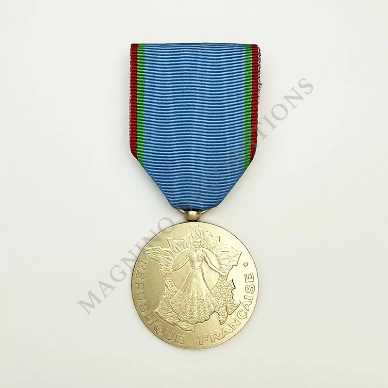 MEDAILLE D'HONNEUR DU TOURISME CLASSE BRONZE ORDONNANCE AVERS