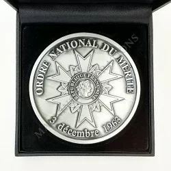 MEDAILLE DE TABLE ORDRE NATIONAL DU MERITE 1