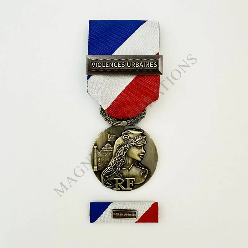 PACK VIOLENCES URBAINES DE LA MEDAILLE DE LA SECURITE INTERIEURES CLASSE BRONZE AVERS