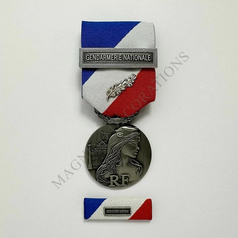 PACK MEDAILLE DE LA SECURITE INTERIEURE GENDARMERIE NATIONALE CLASSE ARGENT PACK MEDAILLE DE LA SECURITE INTERIEURE GENDARMERIE NATIONALE CLASSE ARGENT
