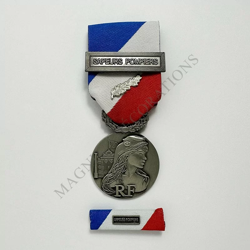 PACK MEDAILLE DE LA SECURITE INTERIEURE SAPEURS POMPIERS CLASSE ARGENT PACK MEDAILLE DE LA SECURITE INTERIEURE SAPEURS POMPIERS CLASSE ARGENT