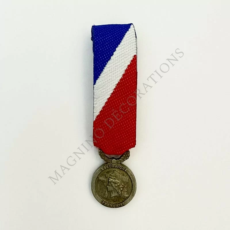 Médaille de l'administration territoriale de l'état classe argent réduction avers Médaille de l'administration territoriale de l'état classe argent réduction avers