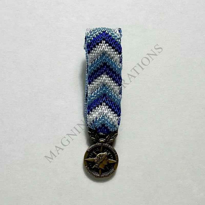 Médaille de l'engagement ultramarin classe bronze réduction avers Médaille de l'engagement ultramarin classe bronze réduction avers