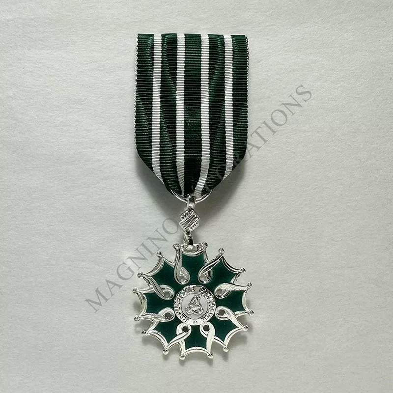 Médaille Chevalier de l'Ordre des Arts et des lettres, argent massif avers