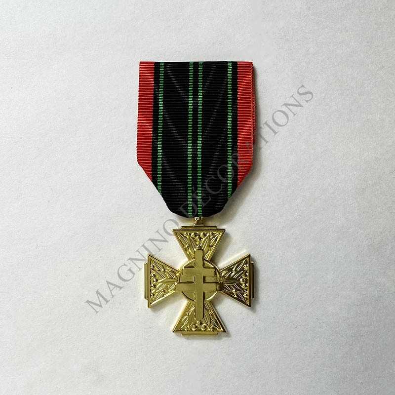 CROIX DU COMBATTANT VOLONTAIRE DE LA RESISTANCE AVERS