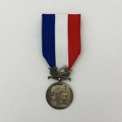 Médaille des affaires étrangères à titre militaire classe bronze ordonnance avers