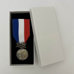 Médaille des affaires étrangères à titre militaire classe bronze ordonnance avec boite carton