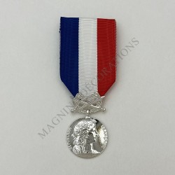 Médaille des affaires étrangères à titre militaire classe argent ordonnance avers