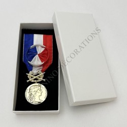 Médaille des affaires étrangères à titre militaire classe argent ordonnance avec boite