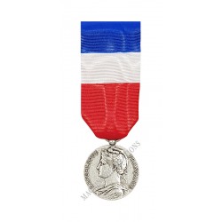 MEDAILLE DU TRAVAIL POUR 20 ANS EN ARGENT MASSIF